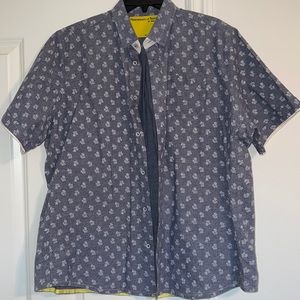 Men’s short sleeve collared shirt